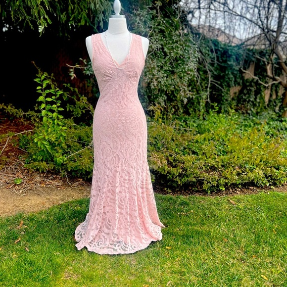 MADE for Impulse Elegant Dusty Rose Pink Lace Sleeveless Dress - Picture 2 of 6